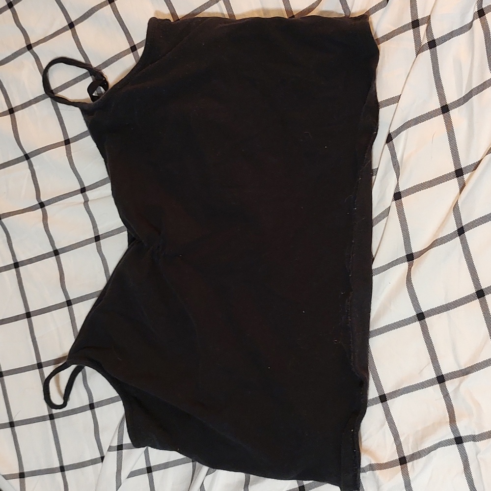 Cropped black tank top